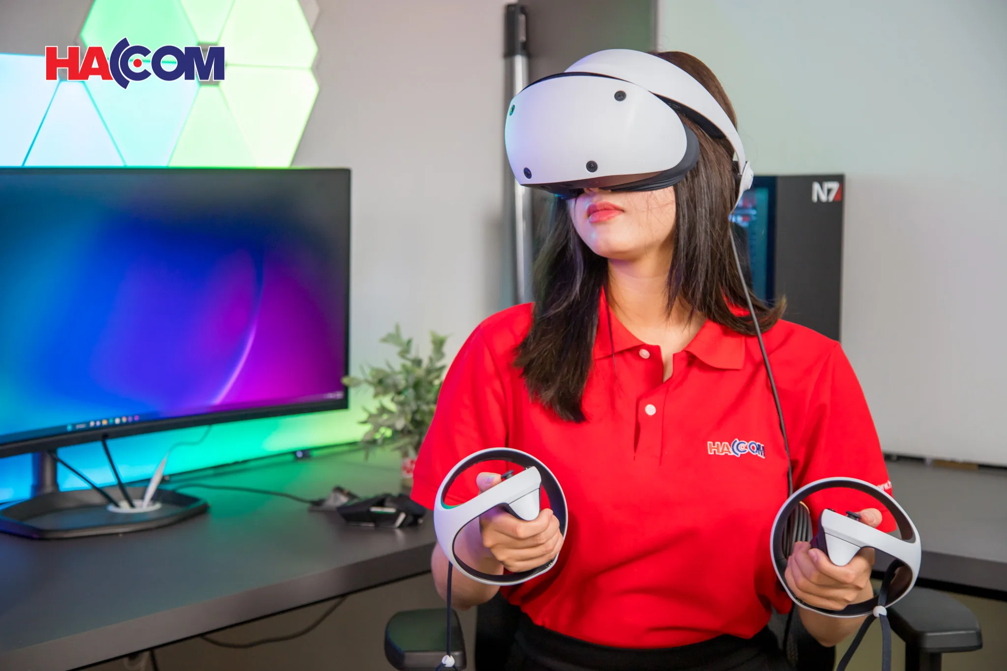 Kính Thực Tế Ảo Playstation PSVR2 Horizon Call Of The Mountain - Hàng Chính Hãng thumb 7