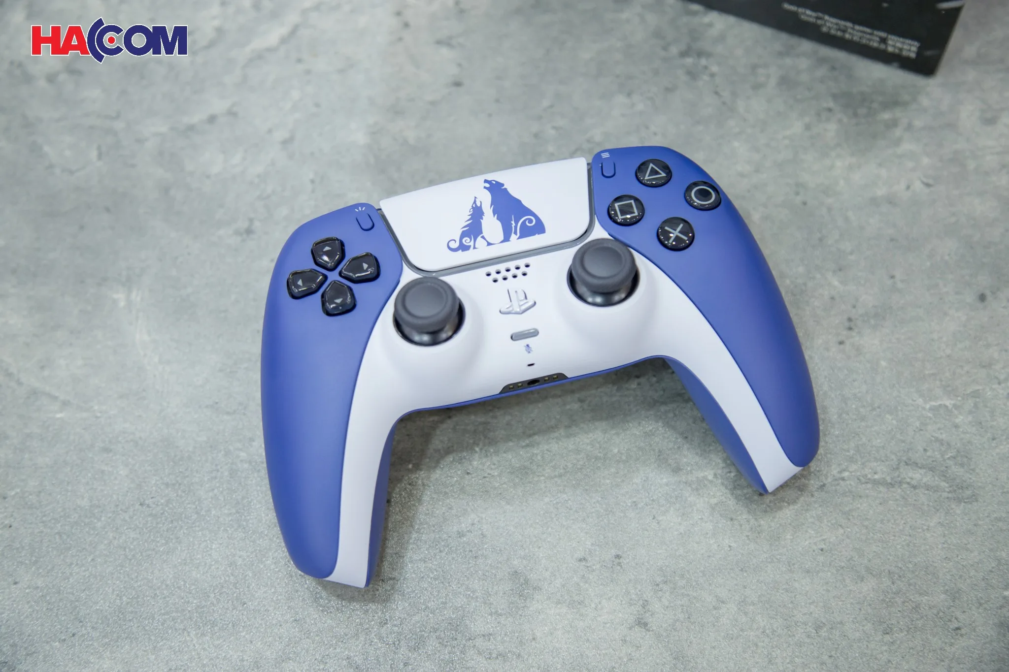 Tay cầm chơi Game Sony PS5 DualSense - God of War Ragnarok - Hàng Chính Hãng thumb 7